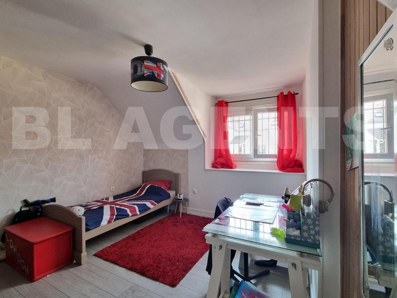 Maison traditionnelle - 200 m² - 8 pièces