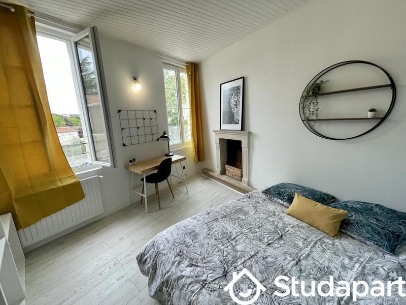 Chambre - 241 m² - 1 pièce