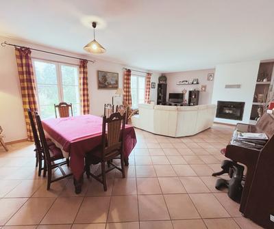 Maison - 145 m² - 7 pièces