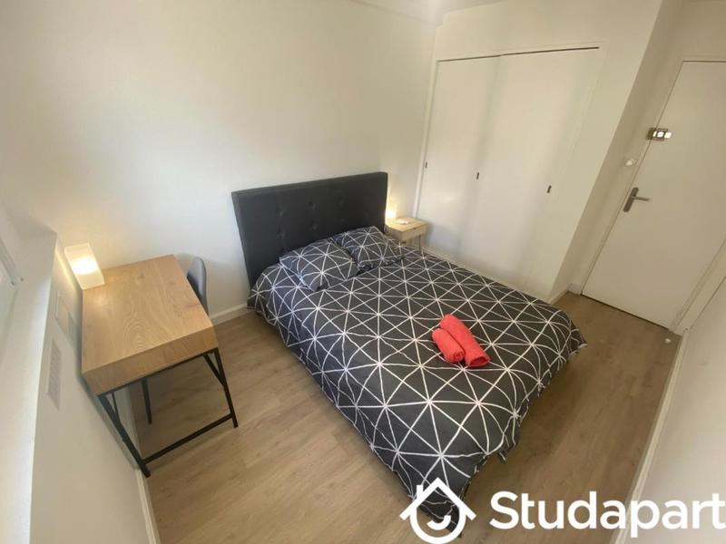 Chambre - 10 m² - 1 pièce