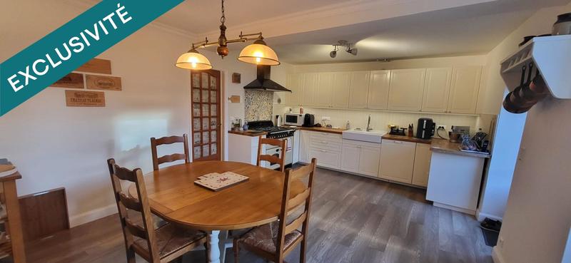 Maison - 330 m² - 10 pièces