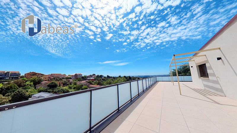 Appartement - 94 m² - 4 pièces