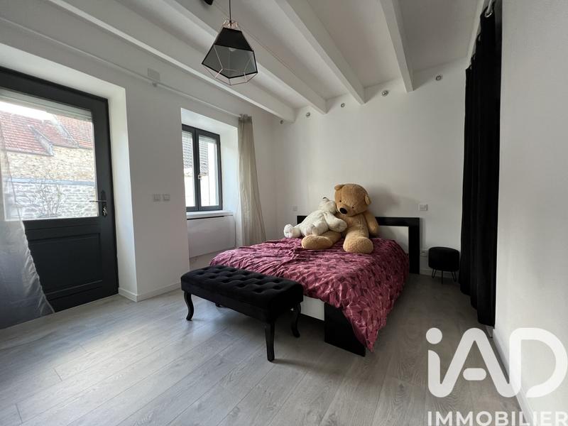 Maison - 230 m² - 8 pièces