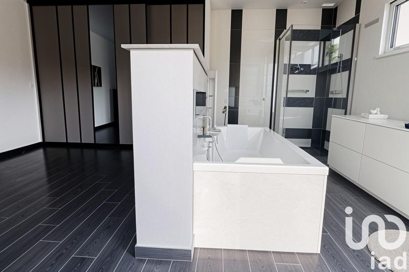 Maison - 143 m² - 5 pièces