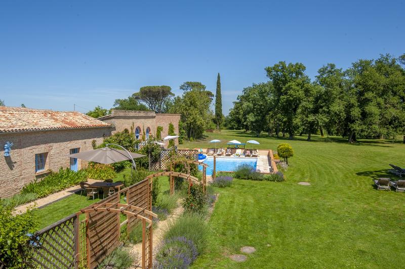 Maison - 655 m² - 20 pièces