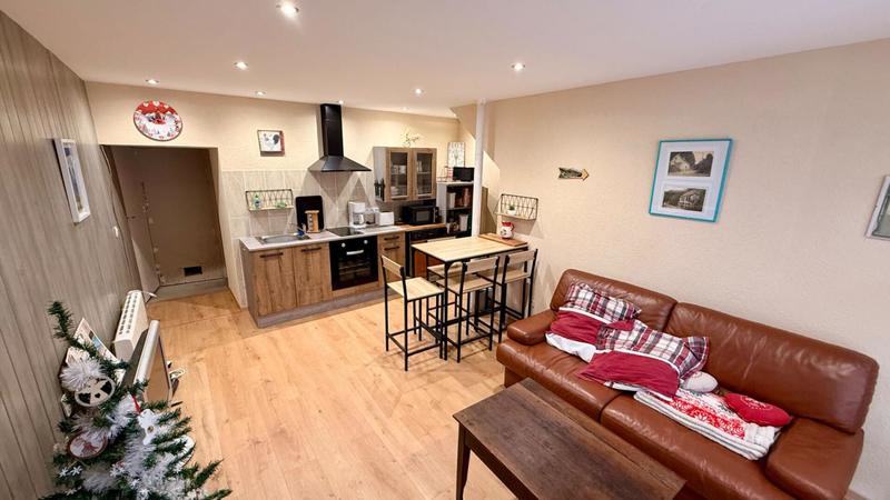 Maison - 224 m² - 9 pièces