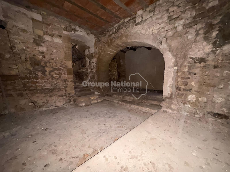 Maison - 930 m² - 30 pièces