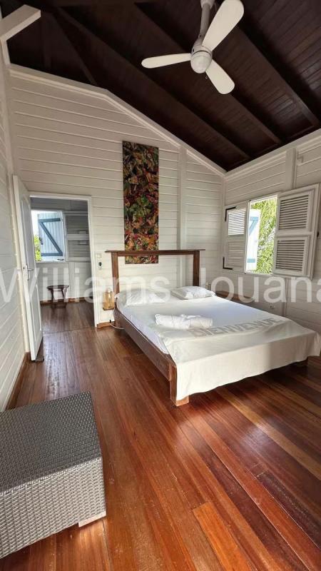 Propriété - 256 m² - 8 pièces