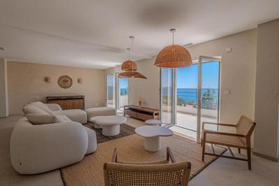 Maison - 231 m² - 7 pièces