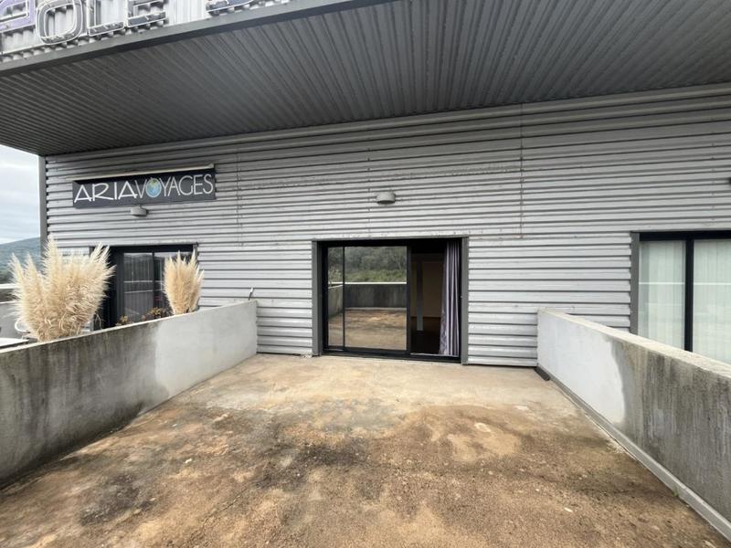 Local commercial - 47 m² - 2 pièces