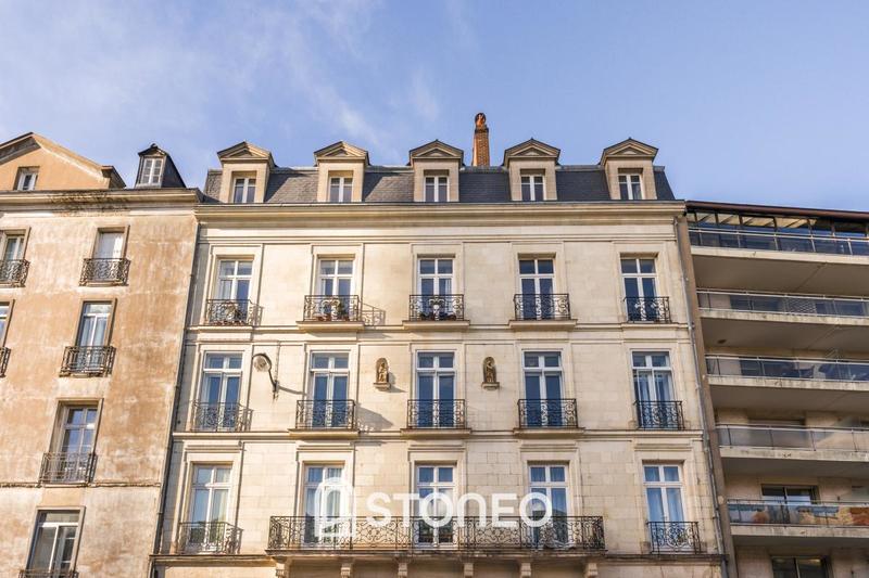 Appartement ancien - 248 m² - 7 pièces