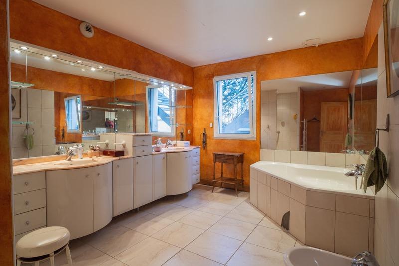 Maison - 261 m² - 8 pièces