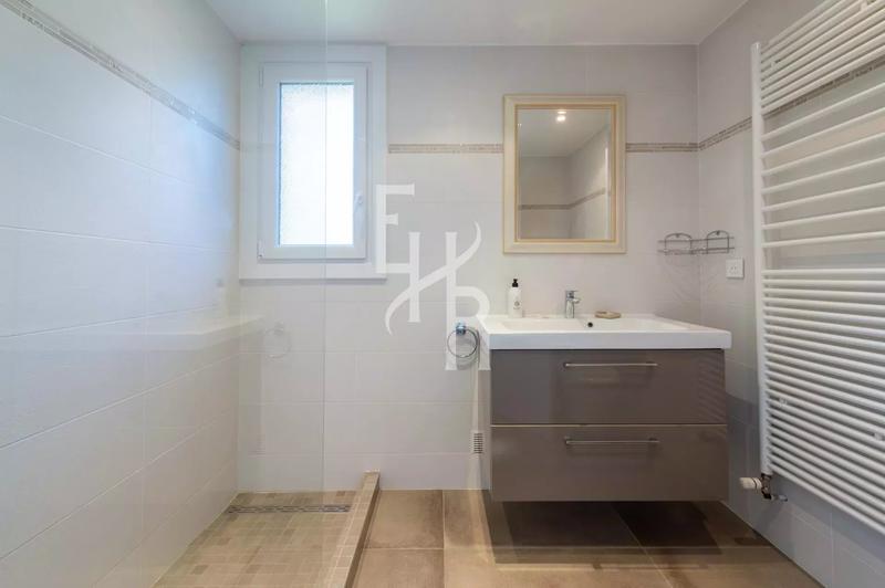 Villa - 416 m² - 6 pièces