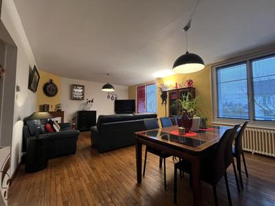 Maison - 139 m² - 7 pièces