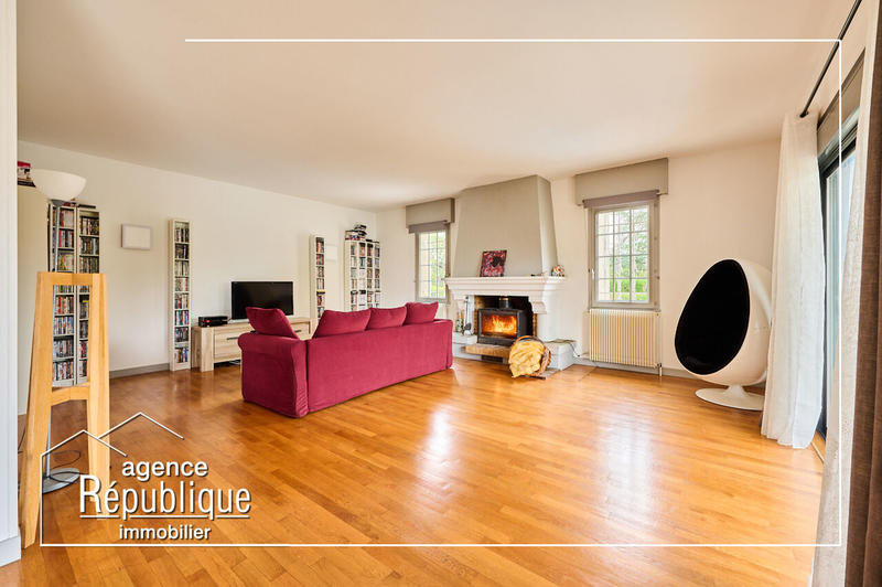 Maison - 220 m² - 6 pièces