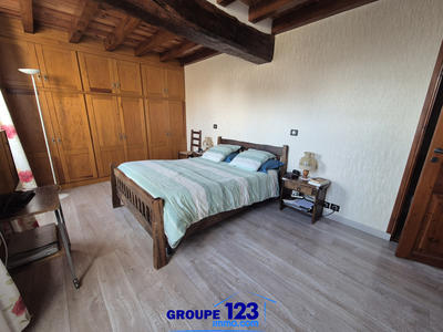 Maison - 207 m² - 5 pièces