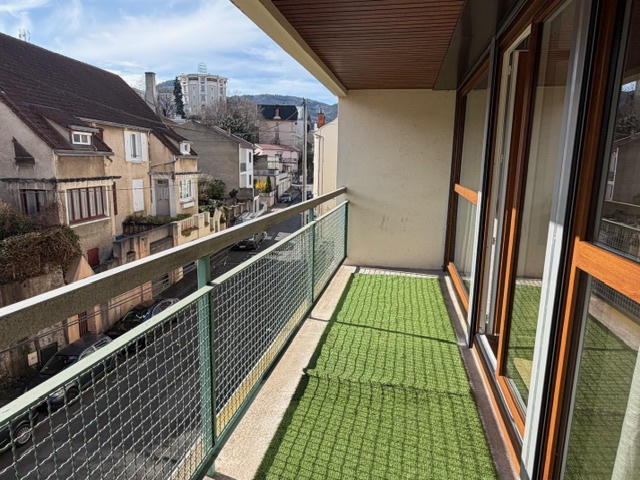 Appartement - 90 m² - 4 pièces