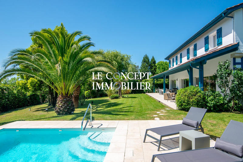 Villa - 275 m² - 7 pièces