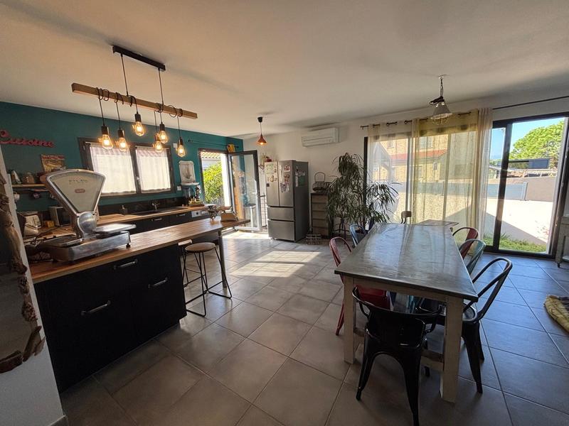 Maison - 95 m² - 4 pièces