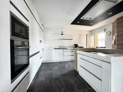 Appartement - 112 m² - 5 pièces