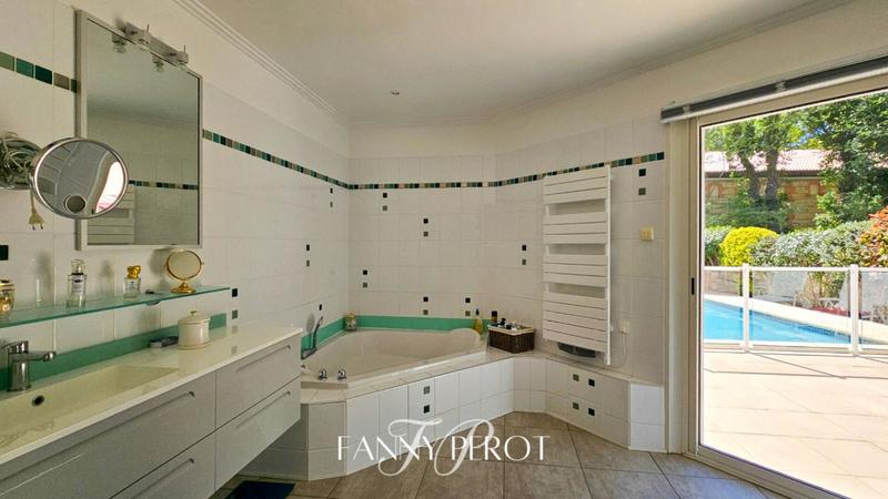 Villa - 194 m² - 6 pièces