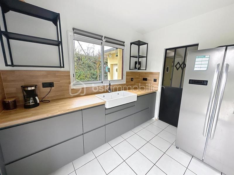 Maison - 230 m² - 10 pièces