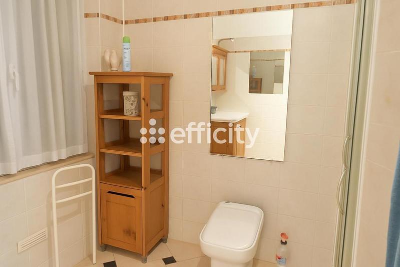 Maison - 211 m² - 8 pièces