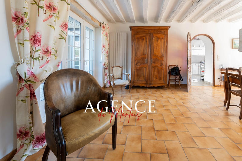 Maison - 276 m² - 11 pièces