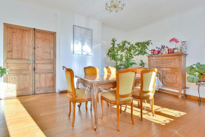 Appartement - 135 m² - 6 pièces