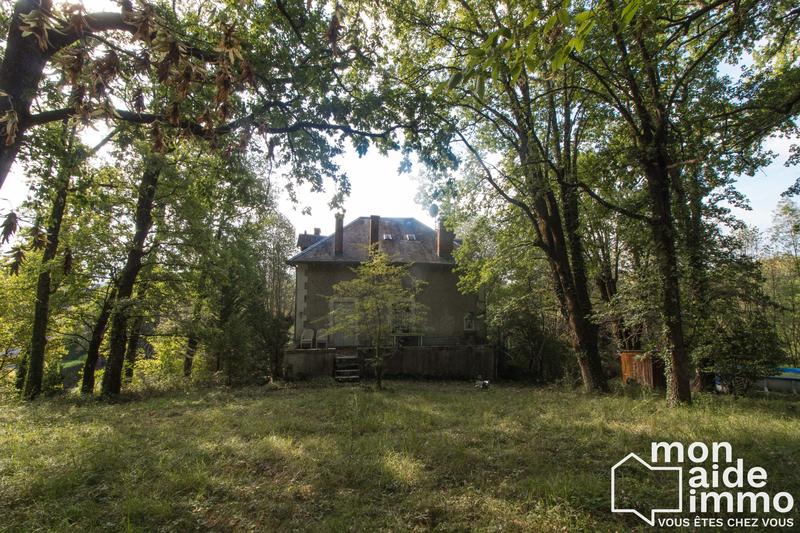 Maison - 230 m² - 10 pièces