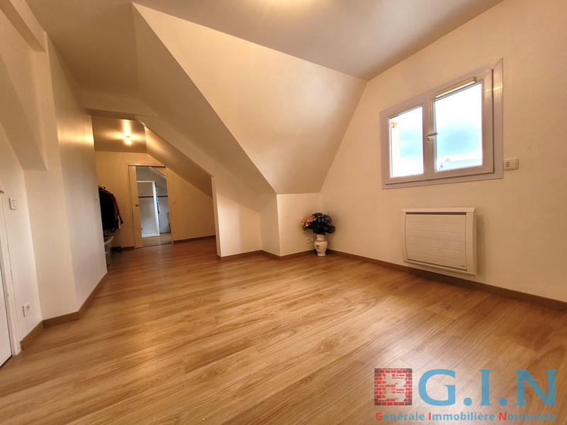 Maison - 235 m² - 8 pièces