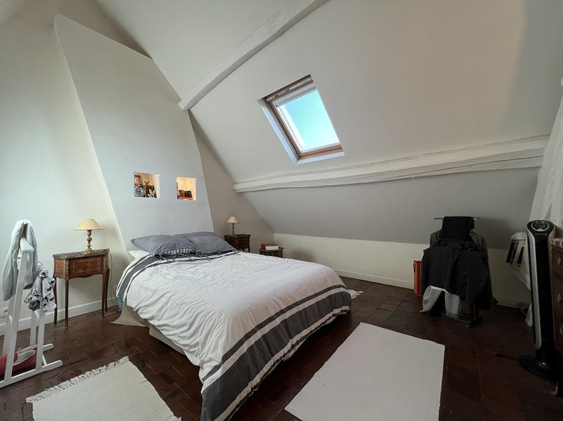 Maison - 250 m² - 8 pièces