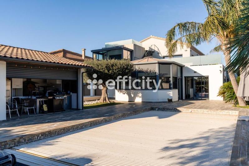 Villa - 344 m² - 7 pièces