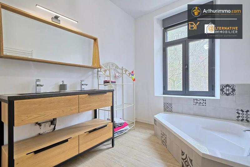 Maison - 205 m² - 8 pièces