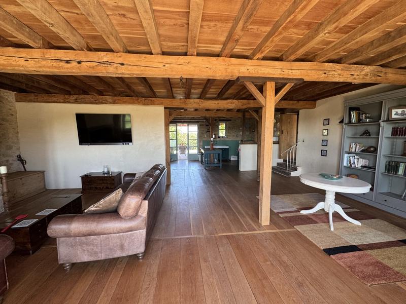 Maison ancienne - 370 m² - 8 pièces