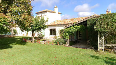 Propriété - 370 m² - 10 pièces