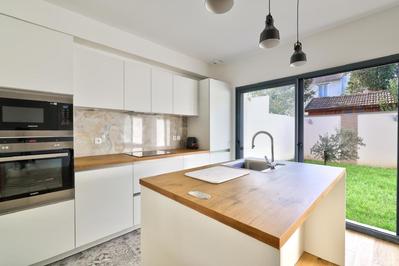 Maison - 95 m² - 5 pièces