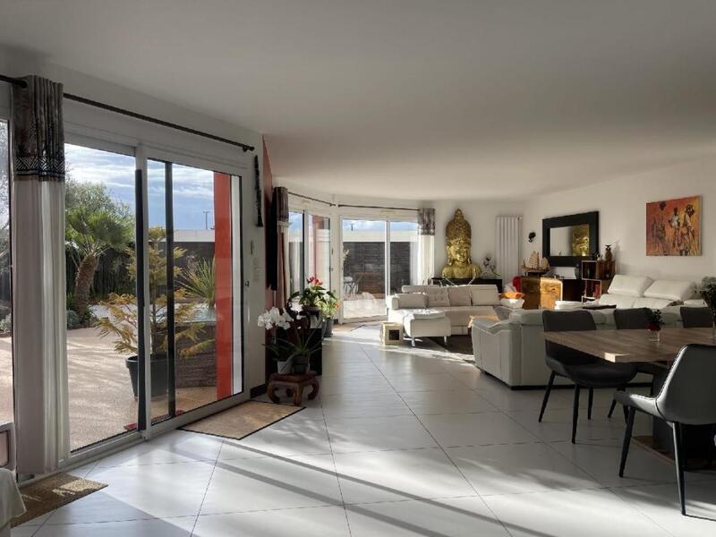 Maison - 196 m² - 5 pièces