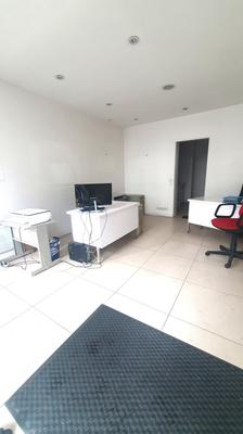 Magasins - 62 m² - 4 pièces