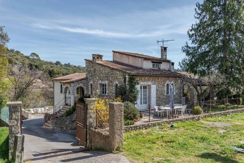 Maison - 195 m² - 9 pièces