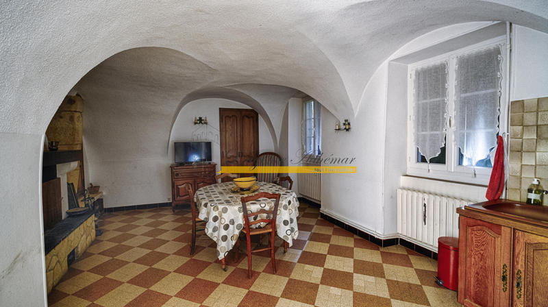 Maison - 293 m² - 13 pièces