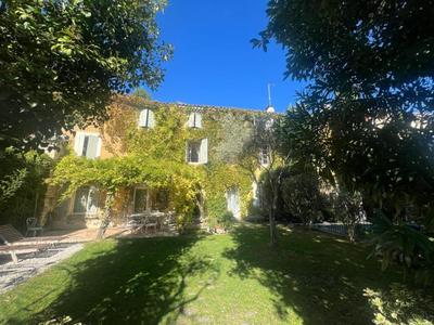 Maison de village - 300 m² - 10 pièces