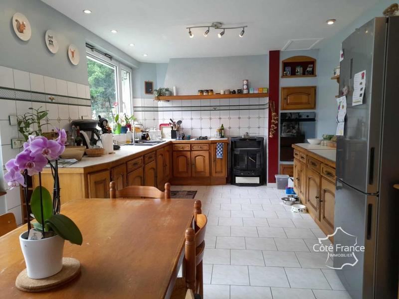 Propriété - 300 m² - 11 pièces