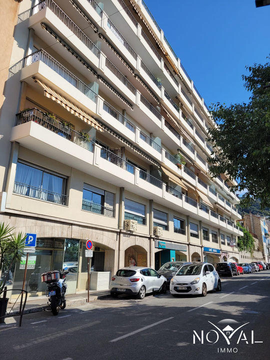 Bureau - 96 m² - 3 pièces