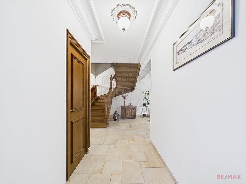 Appartement - 272 m² - 6 pièces