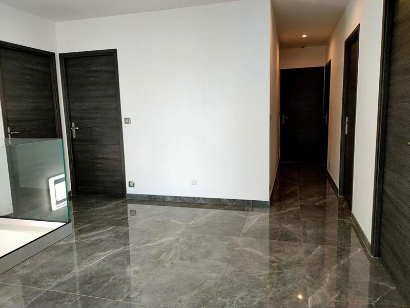 Maison - 224 m² - 7 pièces