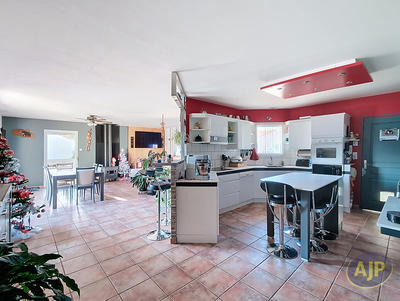 Maison - 122 m² - 6 pièces