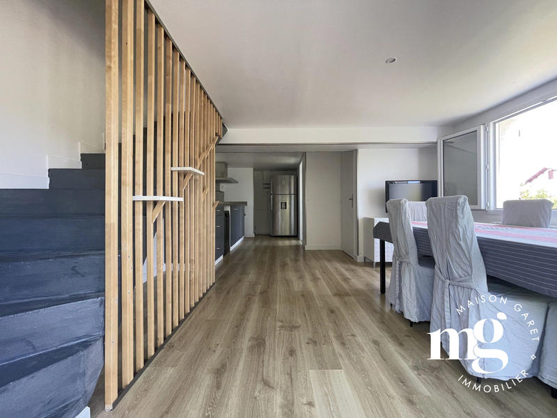 Maison - 187 m² - 8 pièces