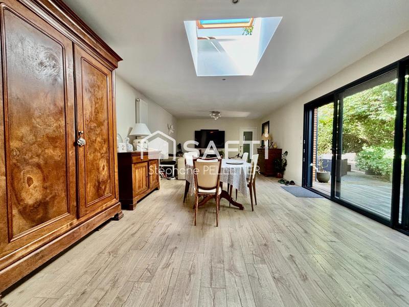 Maison - 240 m² - 10 pièces