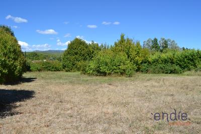Terrain constructible - 2 700 m²